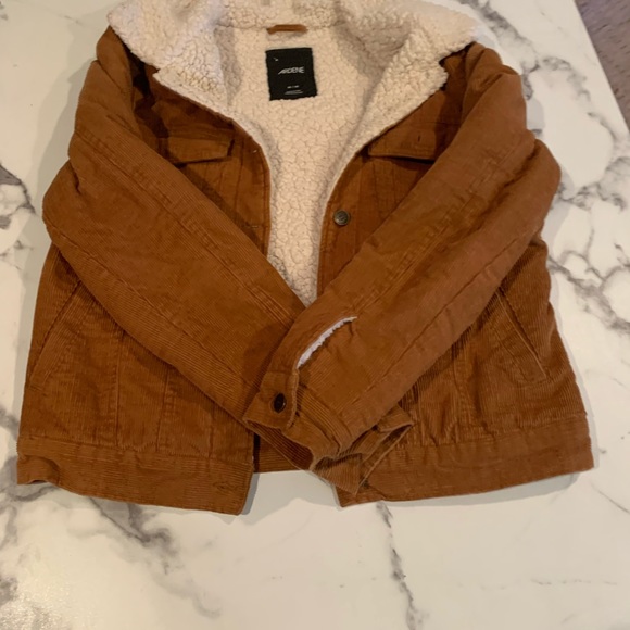 A brown coat from Ardene size medium four pockets - Picture 6 of 6